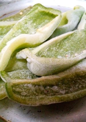 Una foto de Morrones congelados