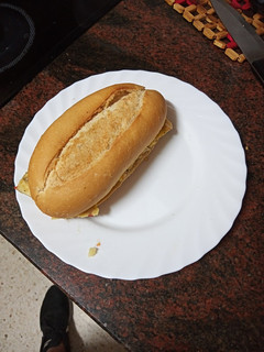 Una foto de Bocadillo de tortilla a la hortelana al horno