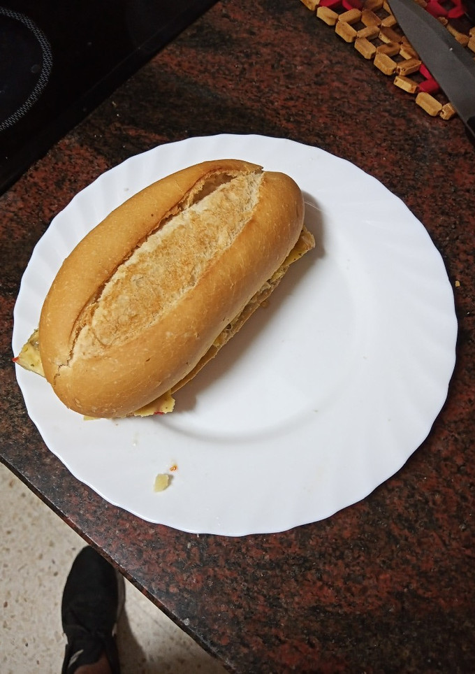 Una foto de Bocadillo de tortilla a la hortelana al horno