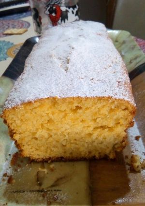 Una foto de Torta súper fácil con naranjas enteras.