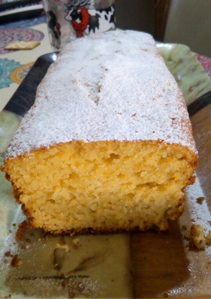 Una foto de Torta súper fácil con naranjas enteras.