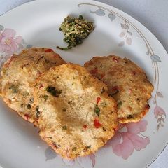 A picture of Potato masala puri.