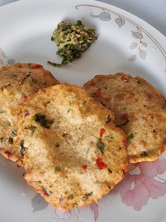 A picture of Potato masala puri.