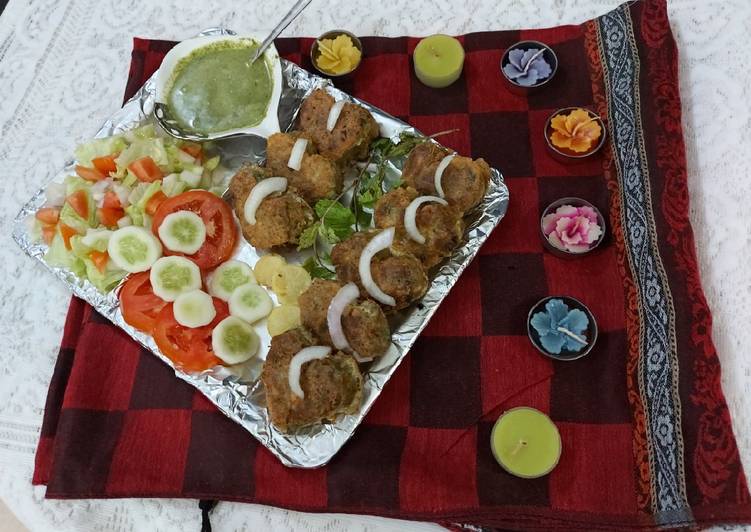 Steps to Make Any-night-of-the-week Chicken tikka shami kababs