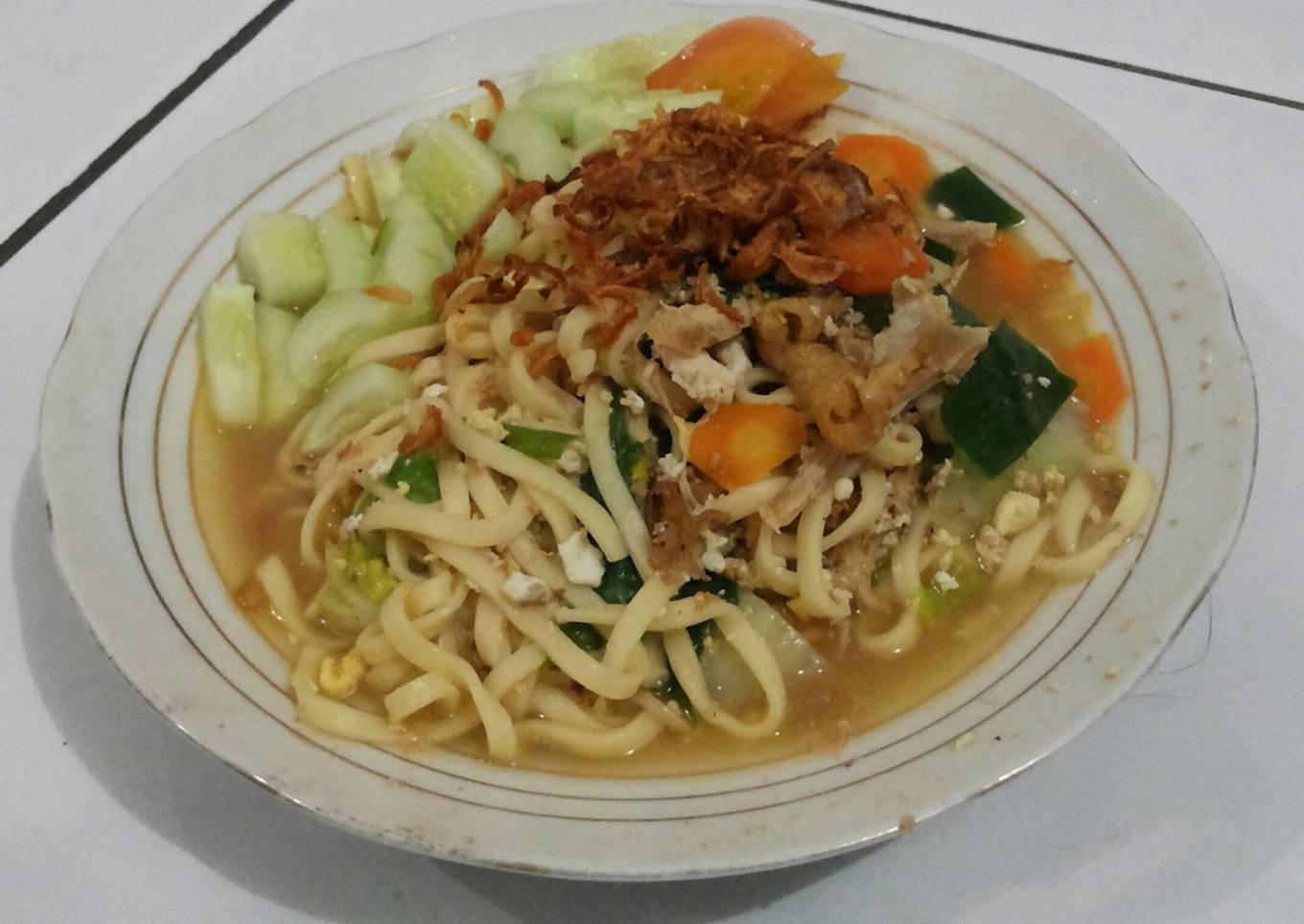 Mie Rebus ala-ala "mie tek-tek"