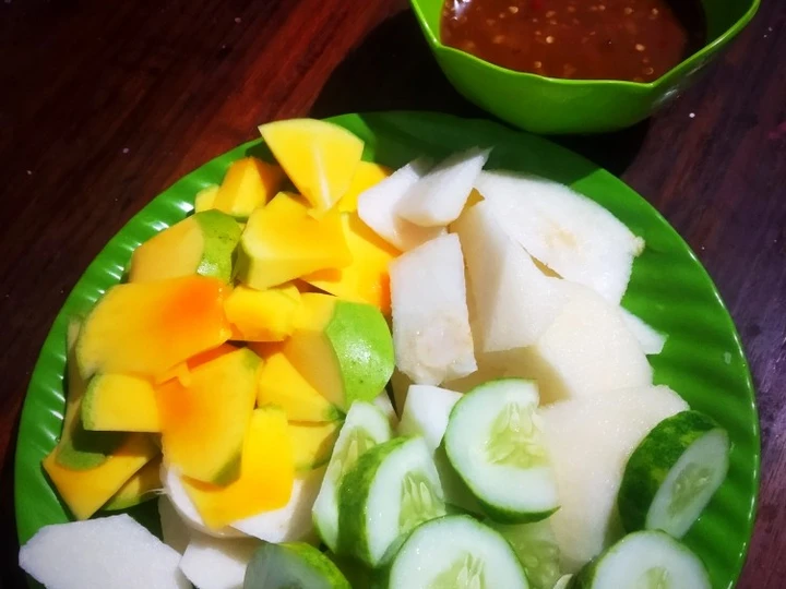 Cara Mudah Menyiapkan Resep Rujak Petis yang Bisa Manjain Lidah Anti Ribet, Mantap Sekali