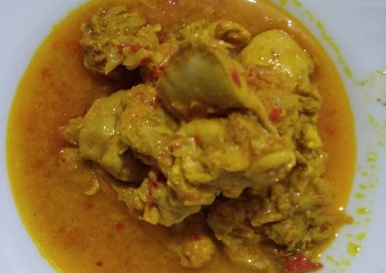 Bagaimana Membuat Ayam kuah kuning yang Lezat Sekali