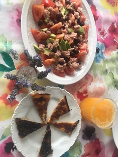 Una foto de Ensalada para acompañar el bocadillo del almuerzo