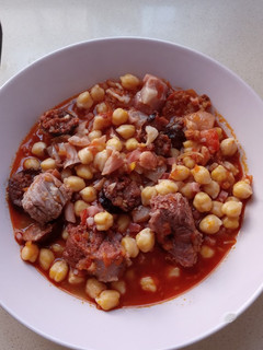 Una foto de Menudo en Olla Express Tupperware