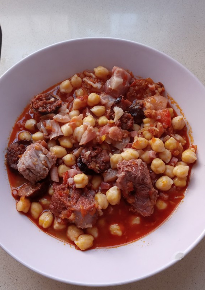 Una foto de Menudo en Olla Express Tupperware