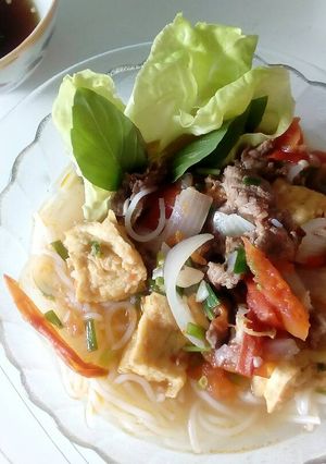 Hình của món Bún riêu bò.