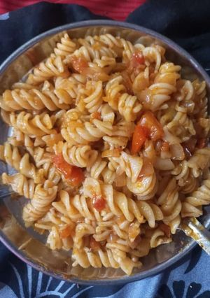 मसाला पास्ता(masala pasta recipe in hindi) रेसिपी मुख्य फोटो