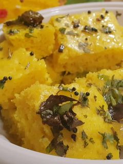 खमंग ढोकळा (dhokla recipe in marathi) रेसिपी चे मुख्य फोटो