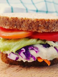 Foto di Sandwich integrale con crema di cannellini