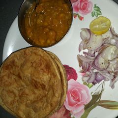 A picture of Puri chole.