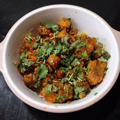 A picture of Hot Spicy babycorn & broccoli.