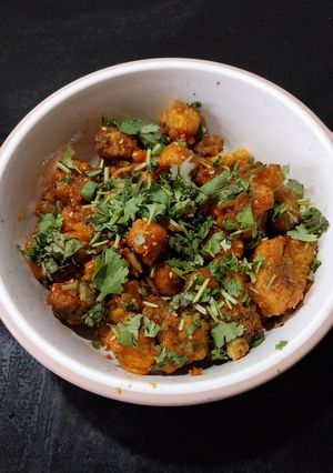 A picture of Hot Spicy babycorn & broccoli.