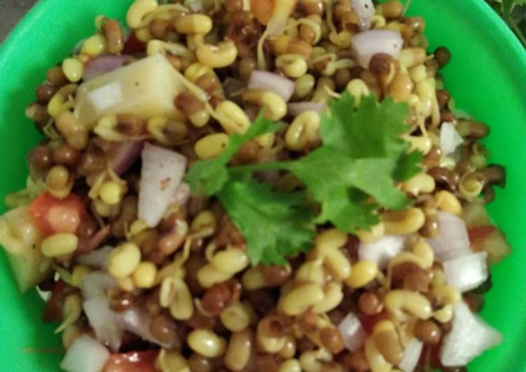 Steps to Prepare Homemade Sprouted lentils alu chat