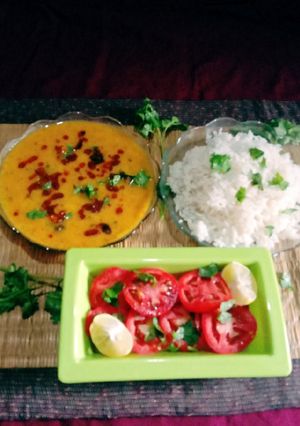 A picture of RICE and DAL.