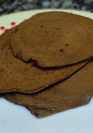 Una foto de Tortitas de avena y cacao amargo 🍫🥞