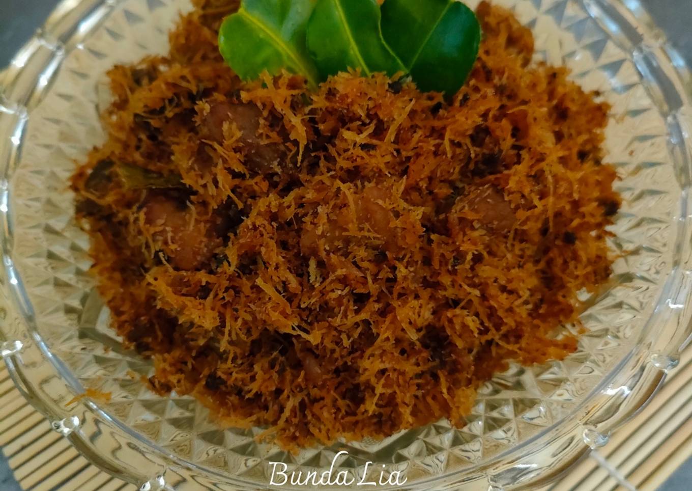 Serundeng Daging Sapi Manis Gurih