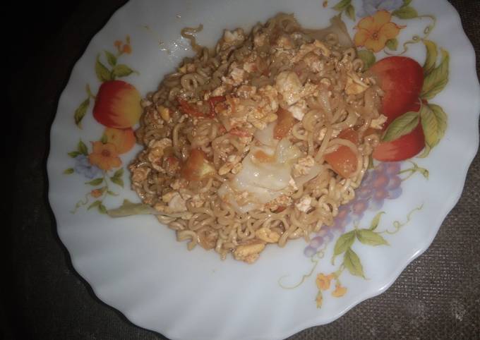 Resep Mie jowo versi indomie goreng simple oleh Mia A. S. - Cookpad