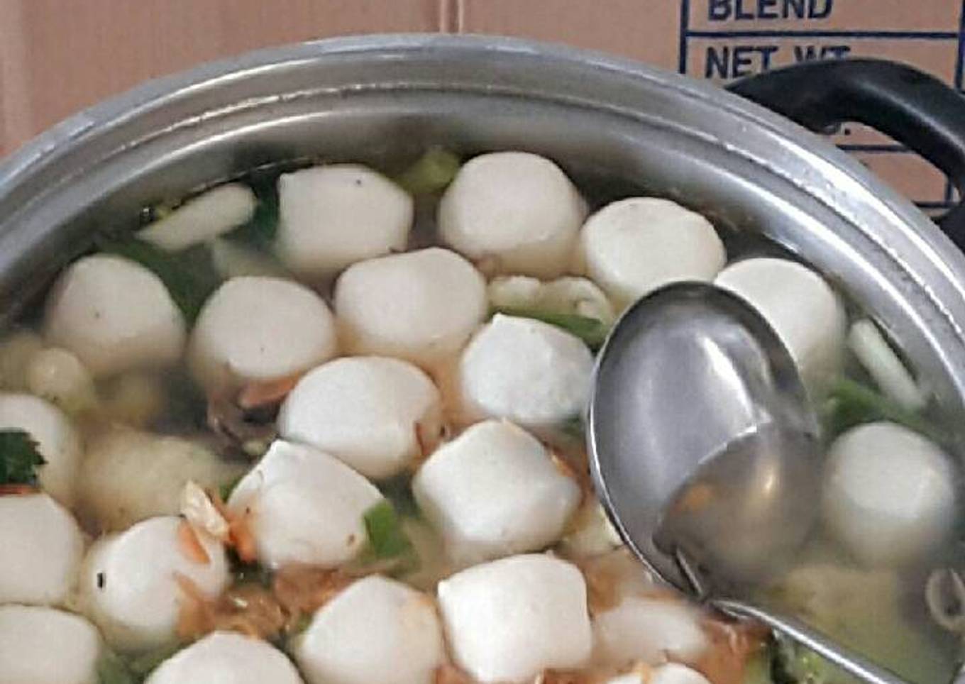 Soup baso ikan dan baso babi cincang
