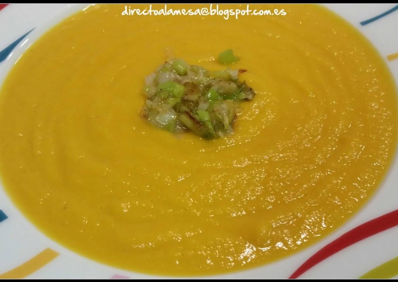 Crema de calabaza, curry y leche de coco