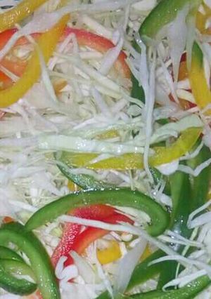 A picture of Cabbage and Greenpepper Salad.