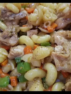 A picture of Beef chilli tikka macaroni.