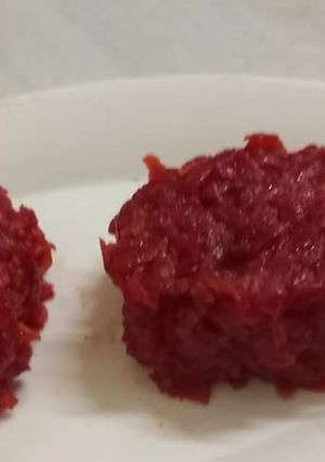 A picture of Beetroot burfi.