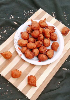 गुलगुले भजिया(Gulgule bhajiya recipe in hindi) रेसिपी मुख्य फोटो