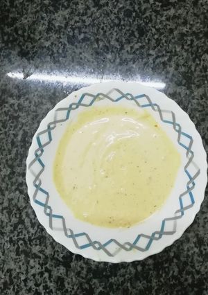 A picture of Hot and spicy mayo garlic sauce.