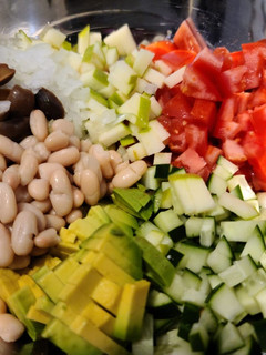 Una foto de Ensalada con legumbre y vinagreta