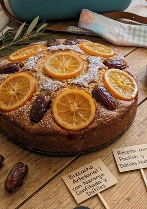Una foto de Bizcocho con Naranja Confitada y Dátiles