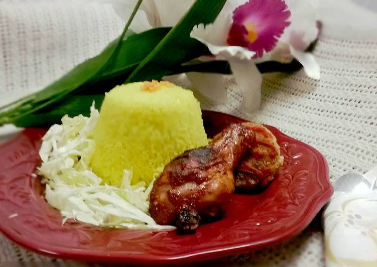 Nasi Kuning (Rice Cooker) dengan Ayam Barbecue Panggang