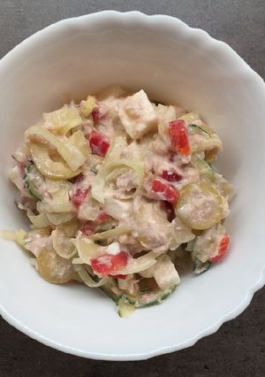 Fetás tonhalsaláta olivabogyóval recept fotója