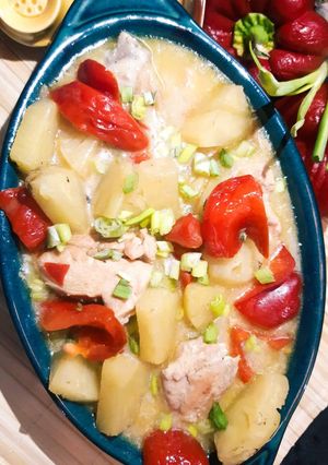 A picture of Pineapple Chicken.