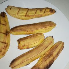 Oven baked plantains A picture of Oven baked plantains.