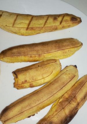 A picture of Oven baked plantains.