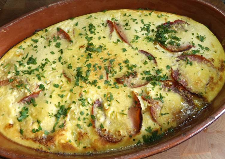 Pastel de patatas con requesón y lomo embuchado