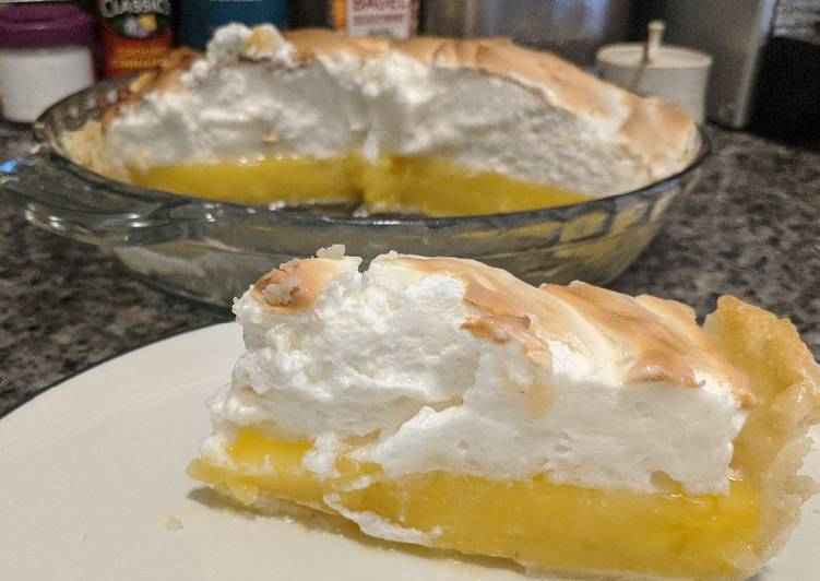 Steps to Make Award-winning Lemon Meringue Pie