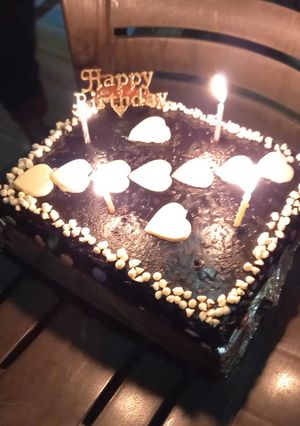 એગલેસ કેક (Eggless Cake Recipe In Gujarati) રેસીપી મુખ્ય ફોટો