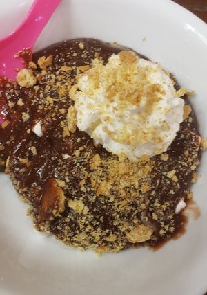 A picture of S'mores dessert.