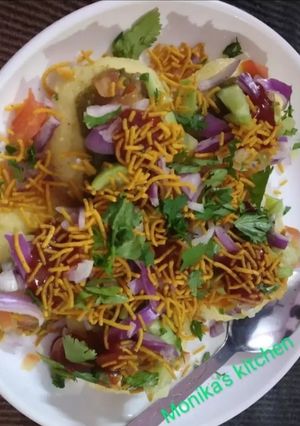 A picture of Idli bhel.