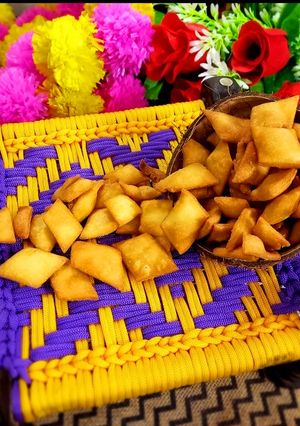 A picture of Sweet sakkarpara.