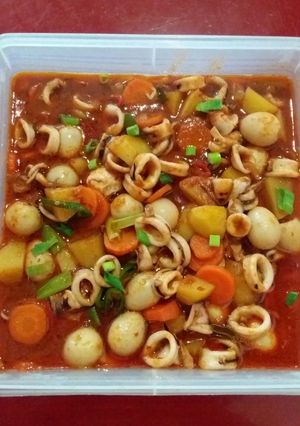 Foto resep Cumi asam manis pedas with telur puyuh