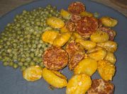 Une photo de gnocchi avec viande