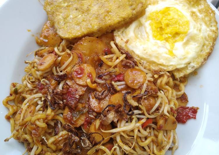 Cara Gampang Membuat Mie Indomie Tumis Pedas yang Sempurna