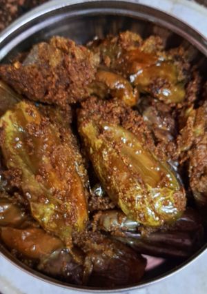 भरवां बैंगन(Bharwan baingan recipe in hindi) रेसिपी मुख्य फोटो